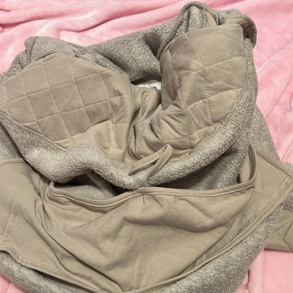 NWT Abercrombie Snap Up Asymmetrical Fleece - Picture 7 of 8